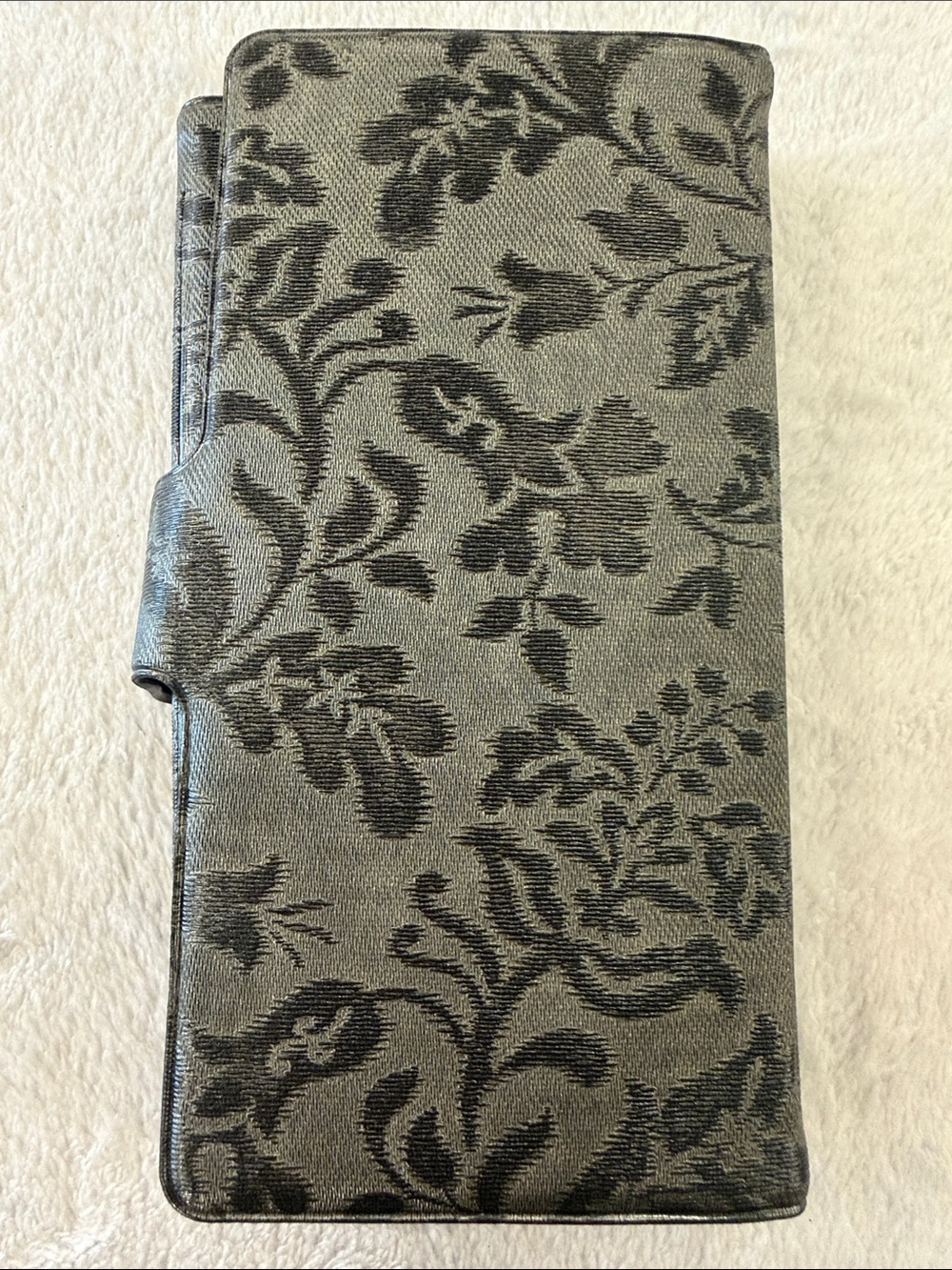 Vintage Elegant Floral Organizer in Gray with Gold Clasp - Picture 2 of 4